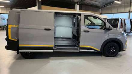 Ford Transit Custom Fourgon 320 L2H1 2.0 ECOBLUE 150 CH TRAIL